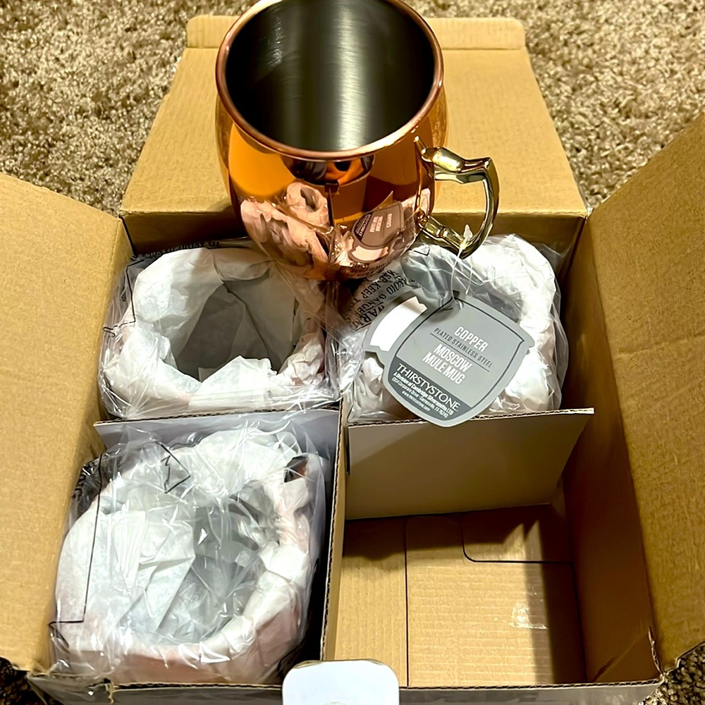 New in box. Moscow mule mug copper set of 4.